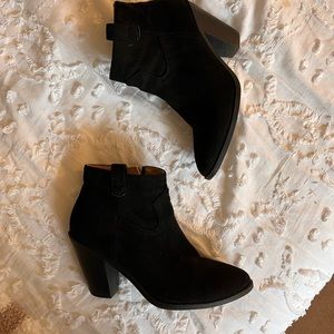 Great condition black suede booties!